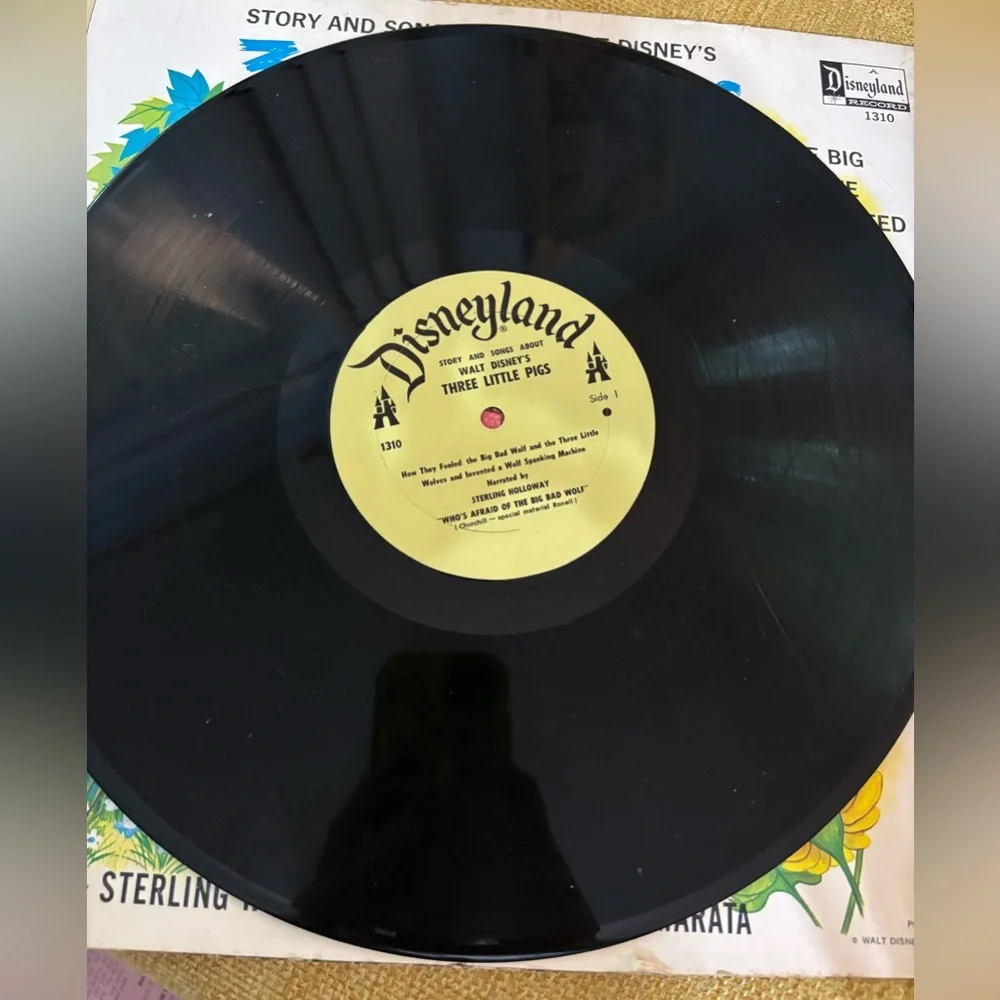 3 Little Pigs Disney Vinyl Record - Picture 4 of 4